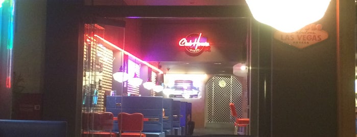 Clubhouse Diner is one of Locais curtidos por Panagiotis.