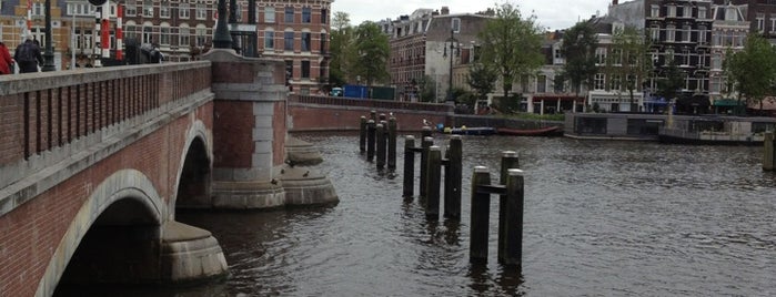 Nieuwe Amstelbrug (Brug 101) is one of Amsterdam bridges: count them down! ❌❌❌.