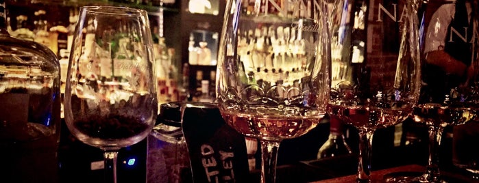 Nant Whisky Bar is one of Boozeamahol.