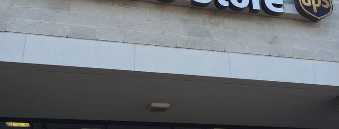 The UPS Store is one of Locais curtidos por Ron.