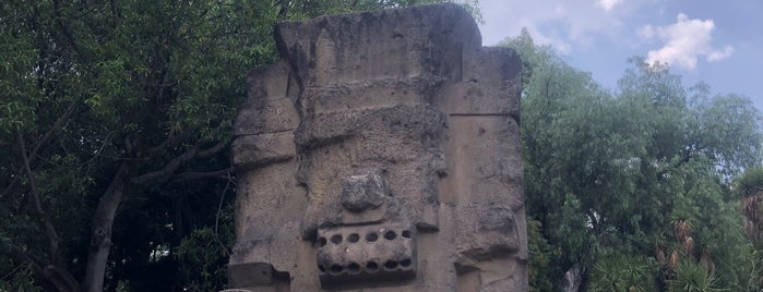 Monolito De Tlaloc is one of Monumentos.