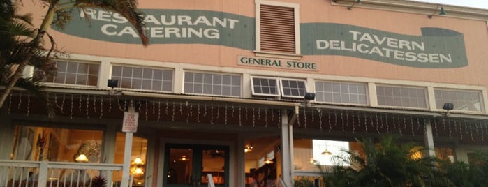 Hali'imaile General Store is one of Maui To Do List.