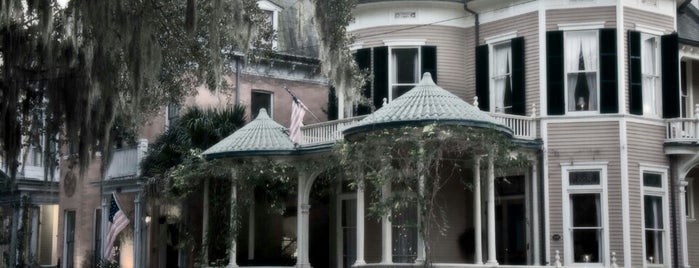 Victorian District is one of Savannah.
