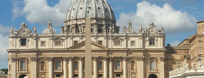 Negara Kota Vatikan is one of Tempat yang Disukai Indira.