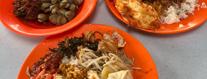 Kedai Nasi Campur Permai (Bumbung Kuning) is one of Makan @ Utara #2.
