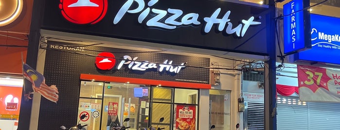 Pizza Hut is one of perlis.