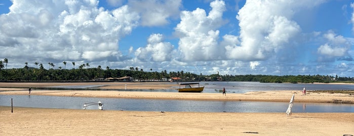 Praia de Buraquinho is one of Lugares Ya Conocidos.