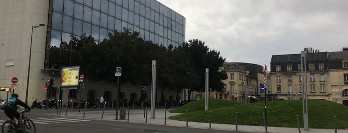 Hotel La Maison Du Lierre Bordeaux is one of 33 Bordeaux.