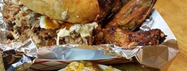 Big Mike’s BBQ is one of Lugares guardados de Larry G..