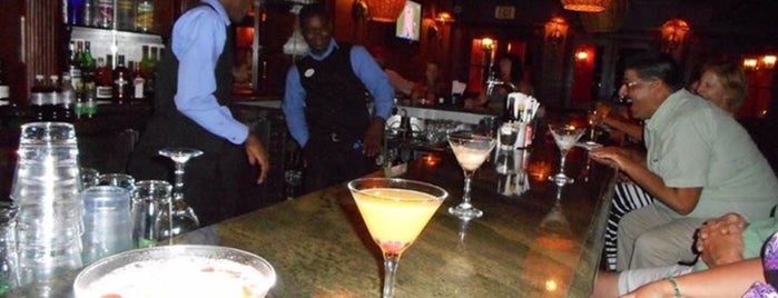 Casablanca Martini Bar is one of Restaraunts.