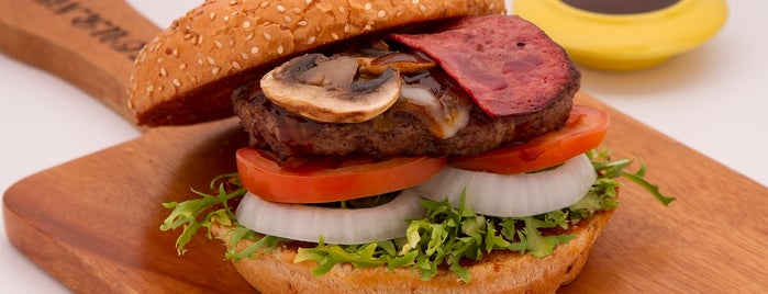 Shakeburger is one of Lieux qui ont plu à Rahaf.
