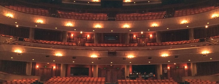 Ordway Center for the Performing Arts is one of Tempat yang Disukai Nathan.