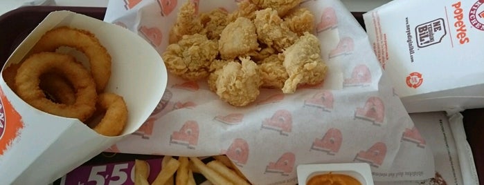 Popeyes Louisiana Kitchen is one of Yalçınさんの保存済みスポット.