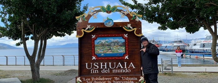 Cartel de "Ushuaia, fin del mundo" is one of Ushuaia.