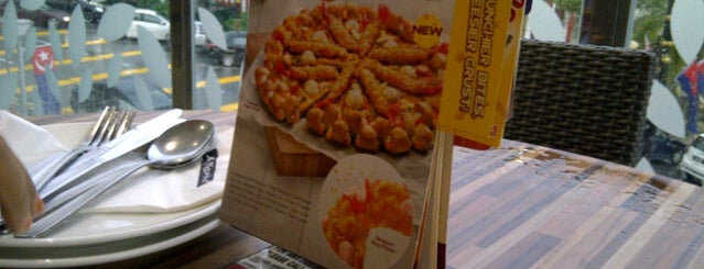 Pizza Hut is one of Makan @ Melaka/N9/Johor #6.