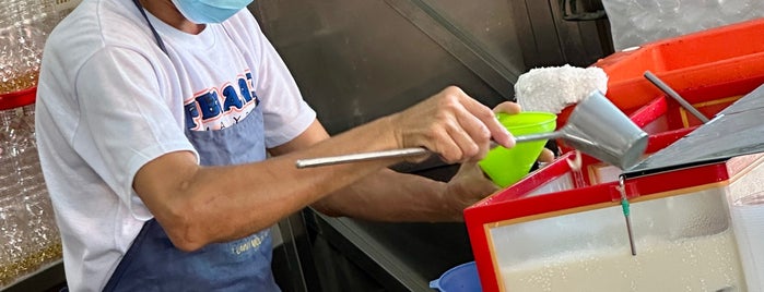 Funny Mountain Tau Fu Fah (奇峰豆腐花) is one of Cameron Highlands.