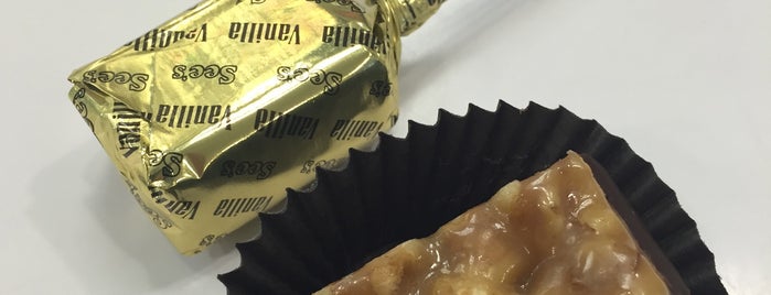 See's Candies is one of Julie : понравившиеся места.