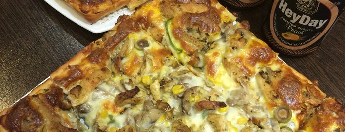 Papioon Pizza | پيتزا پاپيون is one of Posti che sono piaciuti a Ramin.