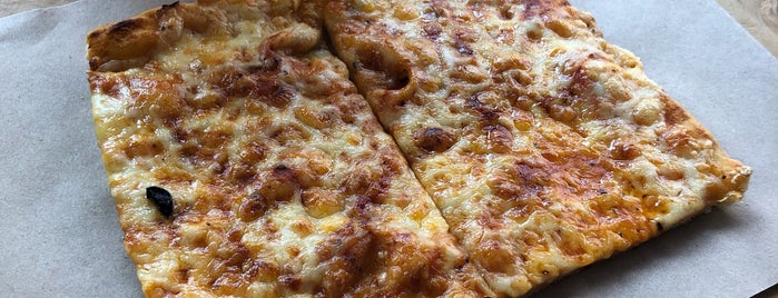 Renzo's Pizza is one of The 15 Best Places for Pizza in Playa Del Carmen.