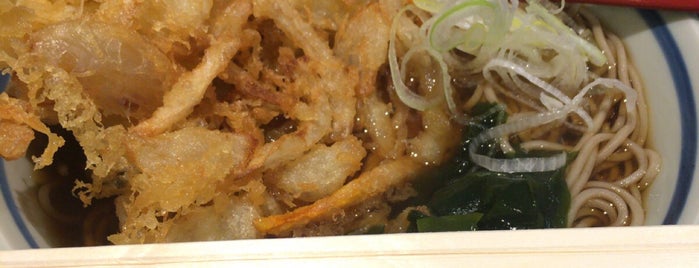 立食い生蕎麦 山吹 is one of Gespeicherte Orte von fuji.