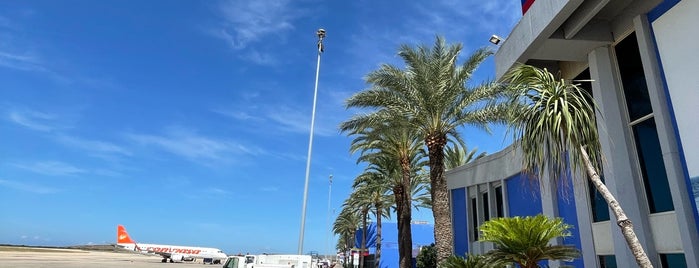 Aeropuerto Internacional del Caribe Santiago Mariño (PMV) is one of Ruta Comercial.