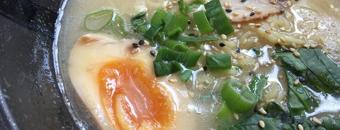Tonkotsu Ramen & Asian Street Food is one of Lugares favoritos de Joel.