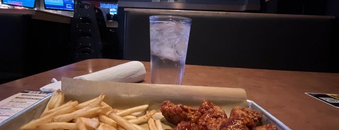 Buffalo Wild Wings is one of Casual Dining.