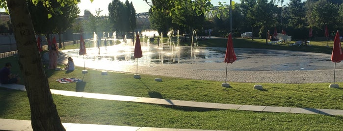 Paseo de la Ribera del Manzanares is one of Los mejores lugares para hacer deporte en Madrid.