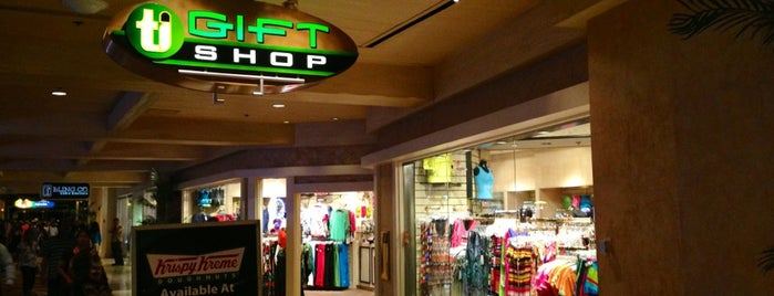 TI Gift Shop is one of Lugares favoritos de Lizzie.