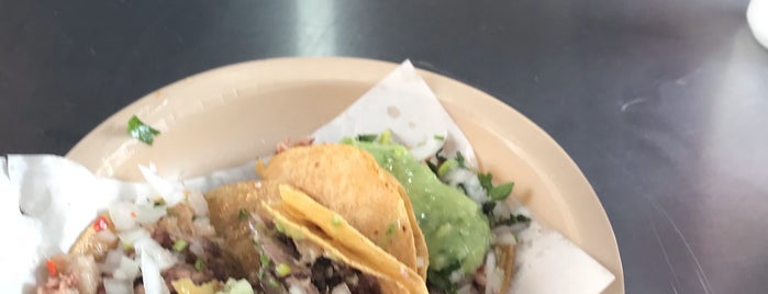 Ricos Tacos 'El Chícharo' is one of Mexicana.
