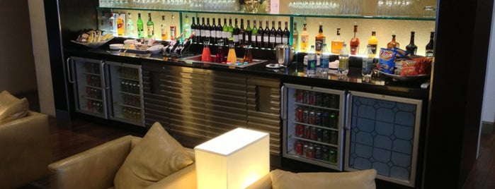 British Airways Lounge is one of Locais curtidos por Sandro.