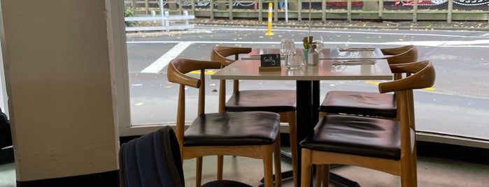 The Lido Cafe is one of Must-visit Food in Wellington.