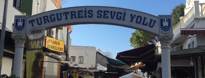 Turgutreis Cami is one of สถานที่ที่ Erkan ถูกใจ.
