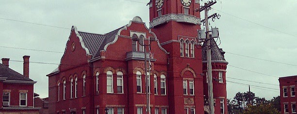 Tucker County Courthouse is one of PA and WV.