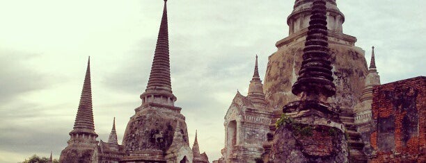 Wat Phra Si Sanphet is one of Ayutthaya (อยุธยา).
