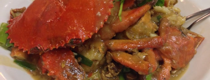 Canton Lake Chinese Restaurant 糖潮一號 is one of Foodie Tour! A-F.