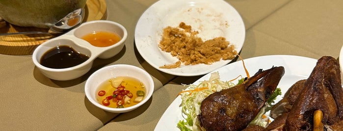 Faikham Restaurant is one of Favorite Food.