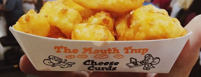 Mouth Trap Cheese Curds is one of สถานที่ที่บันทึกไว้ของ Mike.