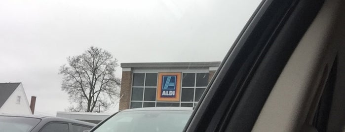 Aldi is one of Danbury Area Grocery Stores.