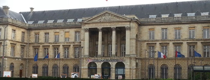 Hôtel de Ville de Rouen is one of Rouen.
