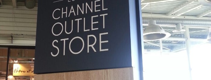 Channel Outlet Store is one of Orte, die Mike gefallen.