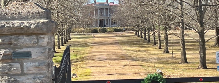 Two Rivers Mansion is one of Photo ops.