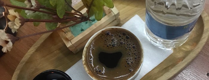 Bi Kahve is one of Locais curtidos por Gökhan.
