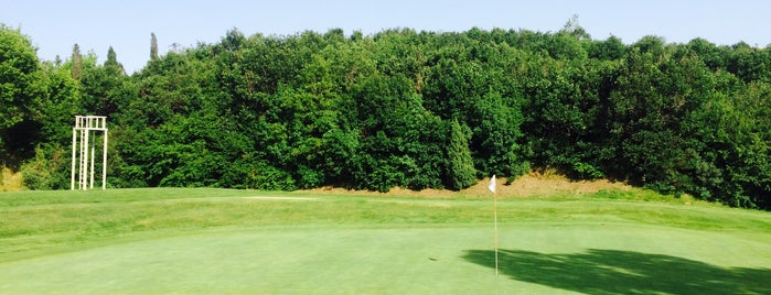 Klassis Golf Sahası is one of สถานที่ที่ Ulvi ถูกใจ.