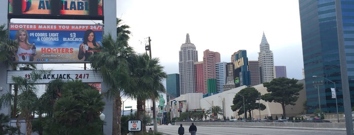 Oyo Hotel & Casino Las Vegas is one of Orte, die Peter gefallen.