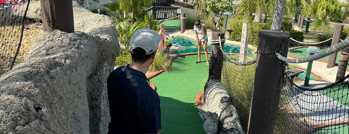 Coral Cay Adventure Golf is one of Terri'nin Beğendiği Mekanlar.