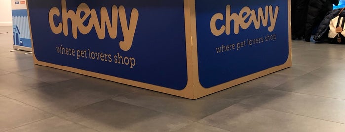 Chewy.com is one of Orte, die Diego gefallen.