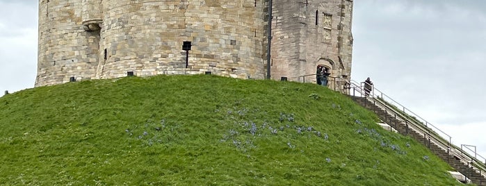 Clifford's Tower is one of York 🇬🇧.