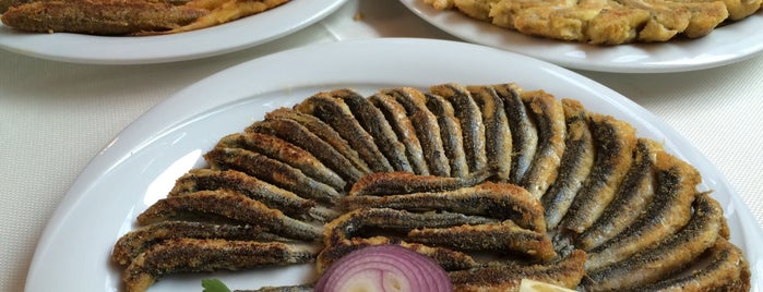 Fevzi Hoca Balık Restaurant is one of Posti che sono piaciuti a Aydın.