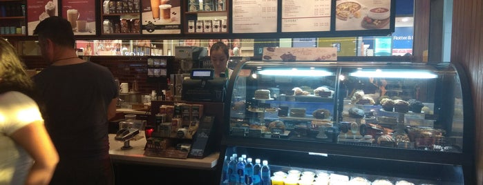 Starbucks is one of Tempat yang Disukai Sergio.